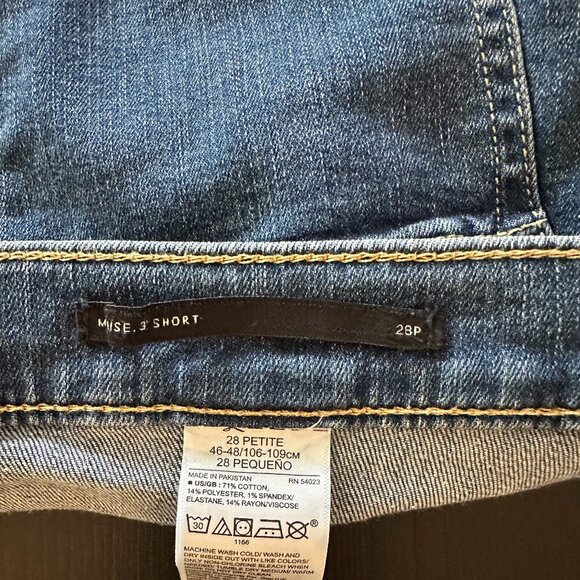 Banana Republic Premium Denim Shorts Size 28P | Mid-Rise - Picture 4 of 4